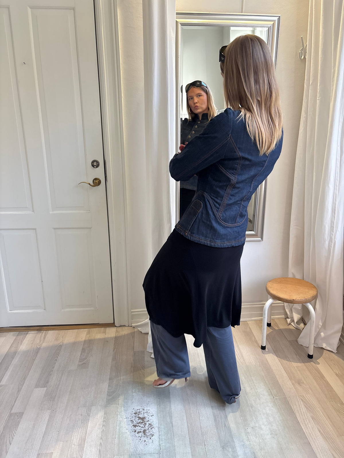 Denimjakke med mange knapper