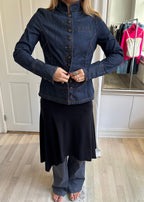 Denimjakke med mange knapper