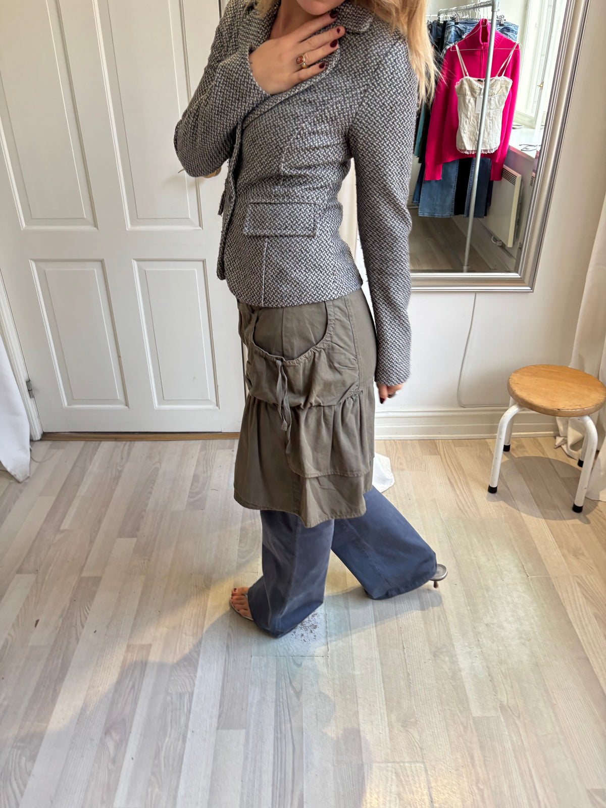 Armygrøn nederdel